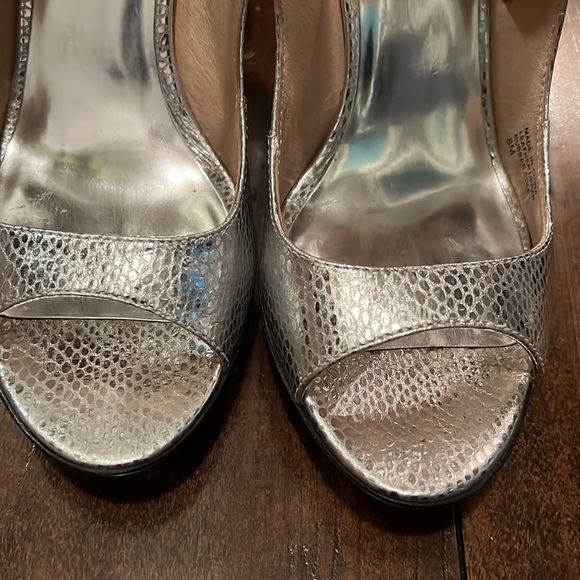 Michael Kors Silver High Heel’s. Women’s Size 8M. 4 1/2 Inch Heel. - Picture 7 of 8